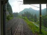 Serie 701 des Bezirks Akita - auf der alten Haupttransversale Tokyo-Yamagata-Akita: Blick nach hinten im Aufstieg zum Scheiteltunnel zwischen Akita und Yamagata.