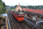 In der Nähe der Industriestadt Tokuyama ganz im Westen Japans wartet KIHA 40 2123 an der Station Suô Kubo.