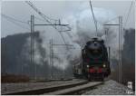 SZ 06 018 (Borsig Baujahr 1930) fhrt mit dem Weihnachtssonderzug 15002 von Ljubljana nach Maribor, hier in Videz nahe Slovenska Bistrica. 22.12.2012