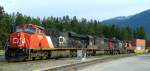 02.07.2014 - Canadian Pacific - Güterzug bei Einfahrt im Bahnhof Jasper