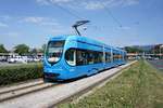 Kroatien / Straßenbahn Zagreb / Tramvaj Zagreb / Zagrebački Električni Tramvaj (ZET): CroTram TMK 2200 - Wagen 2259, aufgenommen im Juni 2018 in der Nähe der Haltestelle  Autobusni