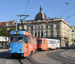 Vor der Kulisse des Starčevićev dom fotografierte ich am Morgen des 14. August 2023 den Tatra T4YU-Triebwagen mit dem Beiwagen 832 auf dem Kurs 0608 der Linie 6 nach Zapruđe. Nächster Halt Trg Kralia Tomislava.

   