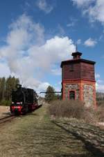 Wasserfassen für Lok Ferdinands (Gr 319) in Paparde am 11.05.2017.