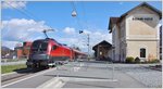 Railjet165 mit 1116 219 auf dem Weg nach Wien fährt ohne Halt im Fürstentum Lichtenstein durch den Bahnhof Schaan-Vaduz. (29.03.2015)