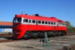 Wie aus dem Ei gepellt prsentierte sich am 3.5.2012 die litauische
M 62 1482 im Grenzbahnhof zu Polen in Sestokai. Da diese Maschine den
bergabeverkehr mit Polen zu bedienen hat, ist sie mit normalen Pufferbohlen
ausgestattet und als Normalspurlok eingesetzt. 