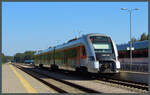 Am Bahnhof Mockava erfolgt der Umstieg von Breit- auf Normalspur. 730ML-005 der LTG ist gerade aus Vilnius angekommen. Am Nachbargleis steht der PKP-Zug nach Warschau und Krakau. (05.09.2024)