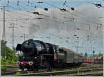 Die Dampflok 5519 verlsst am 22.05.2011 das DB Museumsgelnde in Koblenz-Ltzel.