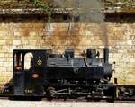 Die Dampflok N 1 der Grubenbahn Minieresbunn stand am 09.09.2018 (Tag der Offenen Tr) in Fond de Gras zur Abfahrt bereit. (Hans) 

Diese Lok war bei der Socit des Mines d'Esch (SME) in der Grube Providence in Fond de Gras auf der Strecke Lamadelaine - Fond de Gras im Einsatz. Nach Stilllegung der Grube stand sie bis 1966 in einem Schuppen in Fond de Gras und war anschlieend bis 1986 als Monument in Ptange abgestellt. Danach kam sie zur Minieresbunn. An den Betriebstagen ist sie mit Lok Nr. 4 abwechselnd im Einsatz, auch wenn sie aufgrund des groen Kessels eine deutlich lngere Anheizzeit braucht.

Die technischen Daten der Dampflok N 1: 

Hersteller: Krauss Mnchen
Fabrik-Nr / Modell: 3665
Baujahr: 1897
Gewicht: 11t
Leistung: 36,8kW / 50PS
Antrieb: Nassdampf
Original-Spurweite: 700mm
Sonstiges: Lok ist als Dampfspeicherlok grubentauglich
Kessel: Inhalt 2m3 bei 15bar Betriebsdruck
Vorrat: ca. 300l Wasser / 70kg Kohlen
