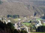 Auf diesem Bild sieht man sehr schn den Verlauf der Nordstrecke bei Michelau. IR 116 in Richtung Lttich hat soeben den Tunnel velassen und durchfhrt die Haltestelle. Rechts im Bild erkennt man, dass die Sauer ber die Ufer getreten ist. 29.03.08