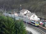 E-Lok 3014 mit belgischer Zuggarnitur steht im Bahnhof von Kautenbach abfahrtbereit in Richtung Lttich am 16.04.08. Foto aufgenommen von der Strae nach Consthum ber dem Tunnel  Kirchberg .
