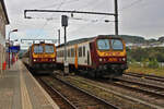 CFL 2010 verlässt Wiltz in Richtung Kautenbach während CFL 2014 im Nachbargleis gerade aus Kautenbach angekommen ist. (09.10.2023)