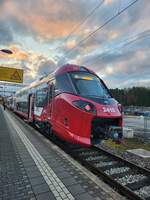 CFL BR2400 - 2415 - Coradia MAX - im Bahnhof Wasserbillig kurz vor der Abfahrt als RB 4867 in Richtung Luxembourg - 11.02.2025