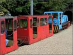 Hier sieht man den Eingang zum Stollen der Grubenbahn Miniresbunn Doihl in Lasauvage mit der Diesellok N 10 Batiruhr 26110 BED (BJ 1960) und Originalgrubenwagen. 19.09.04