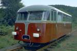 Luxemburg, Museumseisenbahn im Industrie- und Eisenbahnpark Fond-de-Gras. Die CFL kauften 1951 zehn Motorwagen (VT 95 911) und zehn Beiwagen der UERDINGEN Prototyp-Serie, Z 151 bis Z 160 beziehungsweise 1051 bis 1060. Das Bild zeigt den ex CFL Z 151 zwischen Fond-de-Gras und Fussbsch. Scan eines Dias von Oktober 1974.