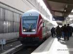 Sonderzug zur Cavalcade (Fastnachtsumzug) in Diekirch steht zur Abfahrt im Bahnhof von Luxemburg bereit und, wie man sieht, herrschte groer Andrang.