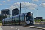 Nach verlassen der Tramhaltestelle Wasserturm, auf der Cloche d’Or, erklimmt die Tram eine leichte Steigung um über eine Brücke die Ringautobahn um die Stadt Luxemburg  zu