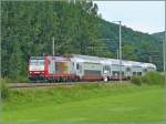 E-Lok 4008 mit ihrer Werbung fr ein Filmfestival fhrt aus Richtung Troisvierges am 09.08.08 in Erpeldange/Ettelbrck an mir vorbei. (Hans)