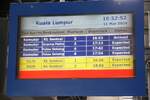 Informationsmonitor in der KTM Stesen Kuala Lumpur. - Bild vom 11.März 2024.