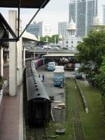 Die Stckgutverladung am alten Bahnhof von Kuala Lumpur passt irgenwie nicht so recht in die sonst so moderne stadt. Aufgenommen am 18.04.2011.