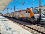 ONCF E-1480 steht mit einem  Al Atlas  Fernzug im Bahnhof Tanger Ville, 03.06.2024.