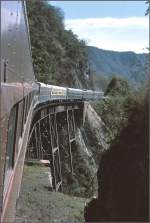 In der Sierra Madre zwischen Guadalajara und Tepic (5 Stunden ohne Halt)befinden sich etliche spektakulre Viadukte. (Archiv 02/77)