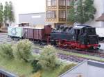 Anllich einer Tagung der ARGE Spur 0, fand in Wismar eine Modellbahn-Ausstellung statt. Hier habe ich diesen Gterzug, gezogen von der Dampflokomotive BR 64 335 der  DB  gesehen. Wismar 03.06.2011