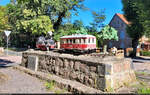 Beton-Modellbahn in Gerbstedt  Dieses Modell zeigt einen unbekannten Triebwagen als  erster Zug nach Friedeburg  und die Lok 5b 1899 der ehemaligen Halle-Hettstedter-Eisenbahn (HHE).