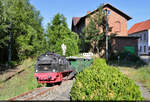 Beton-Modellbahn in Gerbstedt  Lok 4611 schnauft mit Schublok 5b den Berg hoch.