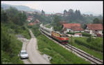 461-028 hat hier in Montenegro am Stadtrand von Bijelo Polje am 22.5.2017 um 18.10 Uhr den D nach Bar am Haken.