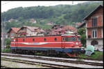 E-Lok 461-042 von Montecargo wartet hier im montenegrinischen Grenzbahnhof Bijelo Polje auf den nächsten Einsatz.