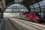 Von Lille kommend fährt am 06.05.2016 THALYS 4304 (93 88 0043 049-9) in den Zielbahnhof Amsterdam Centraal ein.
