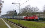 6455  Klaas-Abel  und 6416  Arie  von DB-Schenker fährt mit einem Containerzug aus  Geleen-Lutterade(NL) nach  Verona(I)  und fährt in Richtung Sittard(NL). 
Aufgenommen in Geleen-Lutterade(NL).
Bei Wolken am Kalten Mittag vom 3.2.2018.