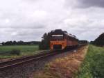 Wadloper 3112 und eine weitere Wadloper mit einem Regionalzug zwischen Sneek und Stavoren bei Sneek am 15-05-2006.