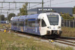 Arriva Limburg 391 (Stadler GTW 2/8) auf der RJ11 (Nijmegen-Venlo) in Blerick am 12.10.2024