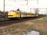 DE3 144 (im Hintergrund die 144) mit Regionalzug 7745 Arnhem-Doetinchem auf Bahnhof Arnhem am 8-3-1996.