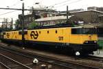 1311, 1312 und 1142 auf Bahnhof Groningen am 2-5-1994. Bild und scan: Date Jan de Vries.