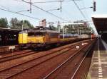 1624 mit einem Gterzug auf Bahnhof Gouda am 4-6-2000.