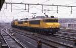 Am 15.3.1989 stand dieser Lokzug im niederlndischen Bahnhof Hengelo:  1647 + 1649 + 1215