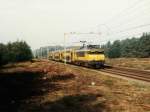 1761 und eine Doppelstockwagen mit IC 3033 Den Helder-Arnhem bei Ginkel am 8-10-1996.