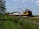 NS 1739 mit IC149 Amsterdam C-Berlin Hbf, Soest, 11-5-2015