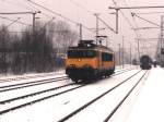 1857 (Nederlandse Spoorwegen) auf Bahnhof Bad Bentheim am 28-12-2000. Bild und scan: Date Jan de Vries.