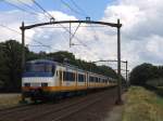 Sprinters 2963 und 2953 mit Regionalzug RE 9650 Deurne-Nijmegen bei Vlierden am 19-7-2012.