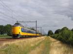 Koploper 4094 und eine weitere Koploper mit IC 525 Den Haag CS-Groningen bei Tynaarlo am 30-7-2010.