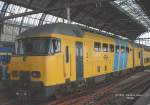 Triebzug DD-AR 7800 (Triebkopf) am 13.05.2003 in Amsterdam Centraal. Diese Triebkpfe haben drei zweiachsige Drehgestelle, eins in der Mitte, auf der Aufnahme recht gut zu sehen.