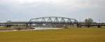 ICE3M 4203 auf die Brücke zwischen Arnheim und Westervoort (NL)23-03-2014