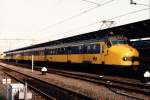 776 mit Regionalzug 18115 Heerenveen-Leeuwarden auf Bahnhof Leeuwarden am 13-6-1994. Bild und scan: Date Jan de Vries.
