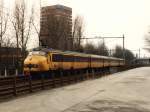 “Hondekop” Mat ’54 773 mit Regionalzug 8160 Groningen-Zwolle in Groningen am 18-3-1994. Bild und scan: Date Jan de Vries.