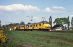 Mit einer Sonderlackierung im Frontbereich war am 12.5.1994 der Elektro
Triebzug 388 versehen. Hier verlt er gerade um 17.09 Uhr Marienberg
um nach Zwolle zu gelangen.