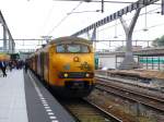 Plan V-Komposition nach Dordrecht in Bahnhof Rotterdam-Centraal am 08.10.10. Im Hintergrund die Sttzen und Lngstrger fr die neue
Perronberdachung.