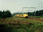 Plan V 867 und 837 mit Regionalzug 19841 Utrecht CS-Arnhem bei Ginkel am 18-8-1996.